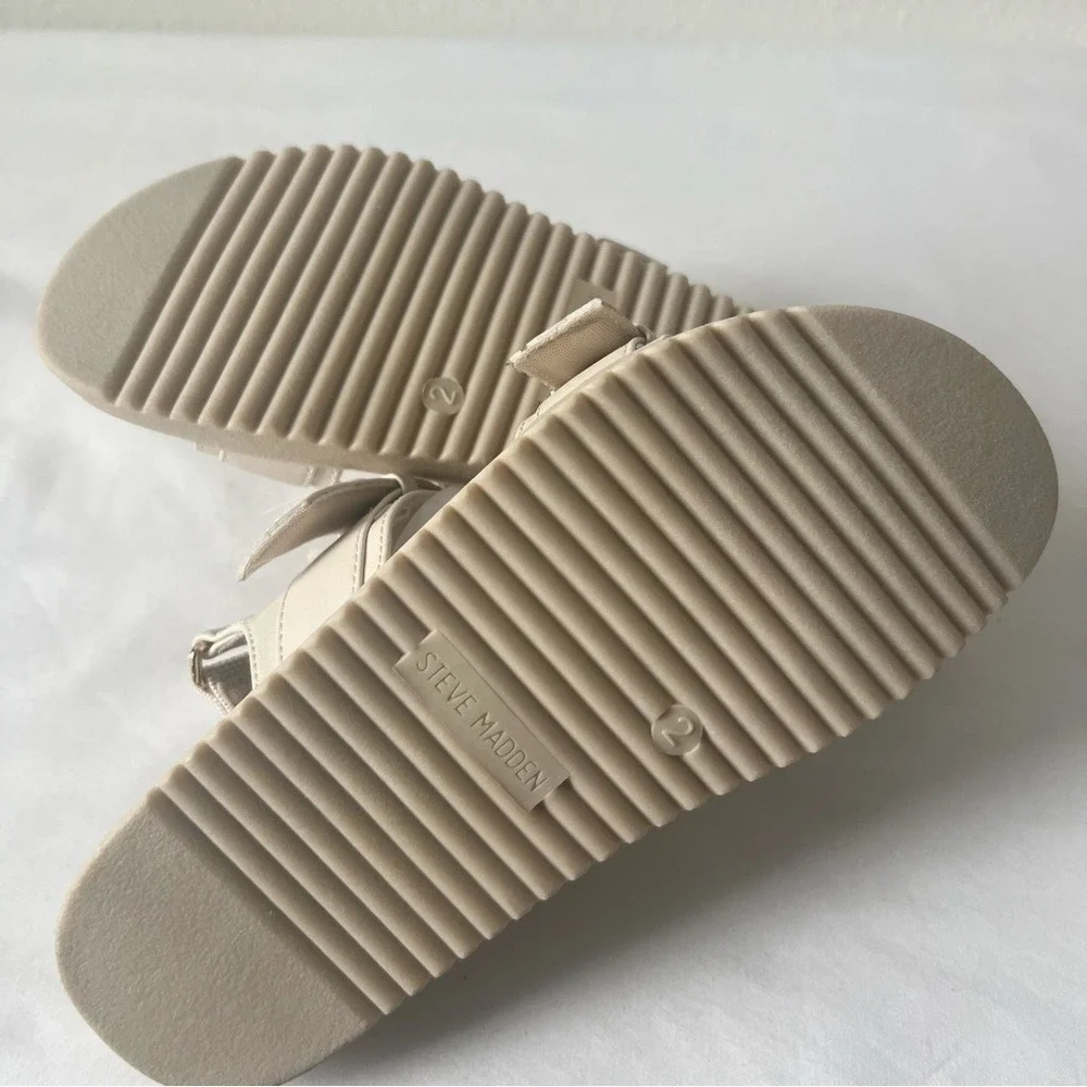 Steve Madden Girl's Comfy Casual Cream Sandals with Chunky Platform Size 2 NWOT‎